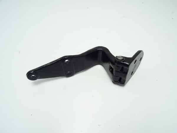 Charnière de porte révisée en échange Fiat 124 Spider