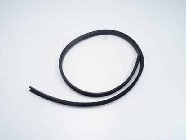 Guida per finestrini in gomma, a forma di U, floccata all'interno di Fiat 124 Spider