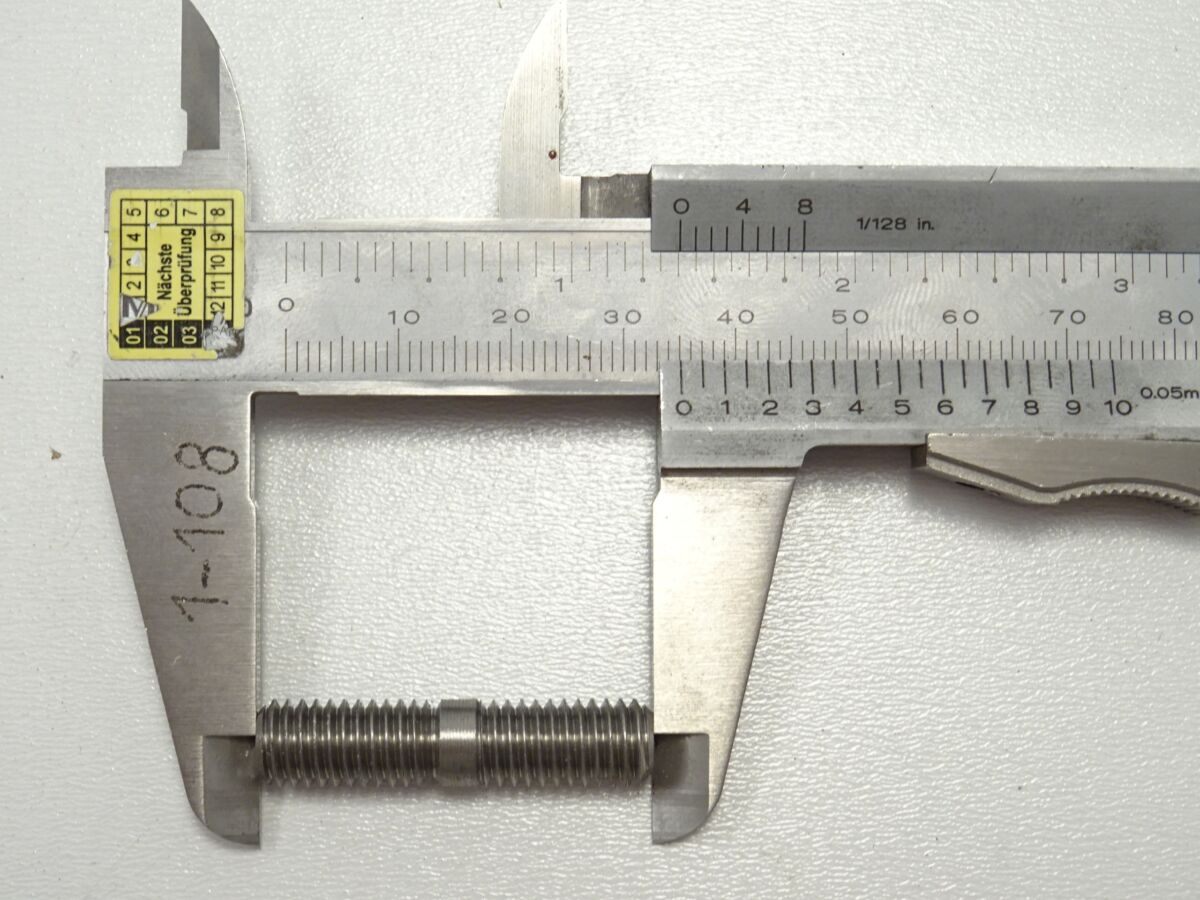 Stehbolzen Zylinderkopf-Krümmer Auslass, 124 Coupé