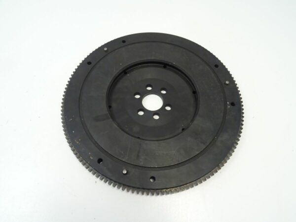 Volano con corona dentata 84-85, usato, cuscinetto da 32 mm, viti di fissaggio da 12 mm, FIAT 124 Spider