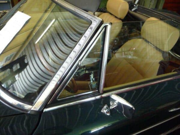 Telaio triangolare incernierato a sinistra 68-82 (usato) Fiat 124 Spider