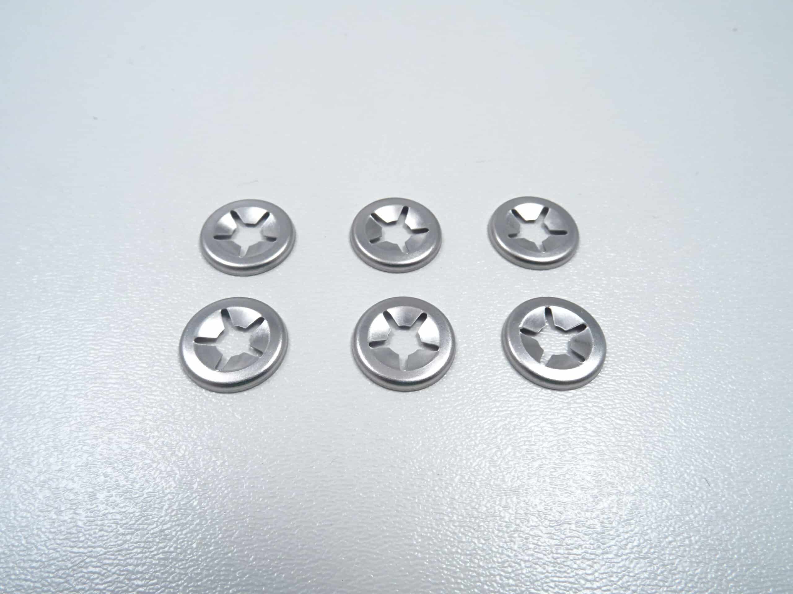 Set di fissaggio piastra cromata rivestimento porta 66-78 Fiat 124 Spider