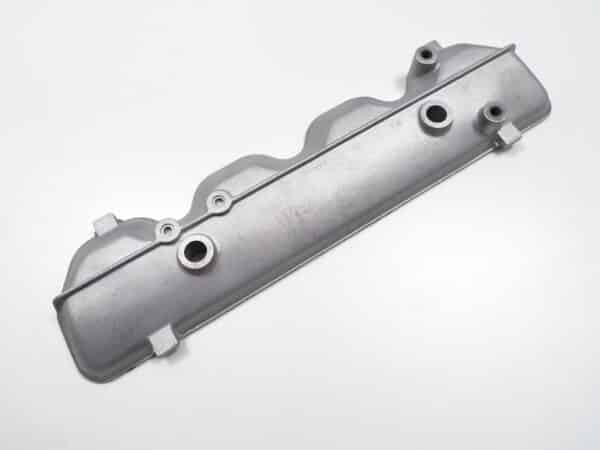 Coperchio della valvola con foro per il leveraggio dell'acceleratore / campana a gomito revisionato FIAT 124 Spider, 124 Coupé