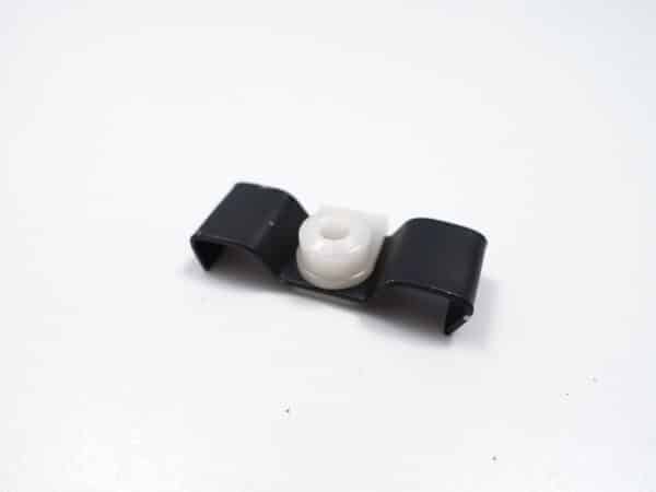 Staffa di montaggio griglia radiatore inferiore 74-85 FIAT 124 Spider