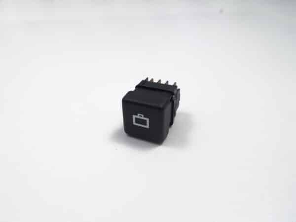 Interrupteur de déverrouillage du couvercle de coffre 83-85 Reproduction FIAT 124 Spider