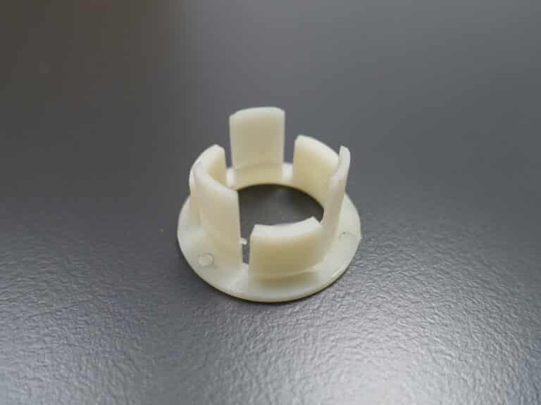 3007D-befestigungsclip-bremsflüssigkeitsbehälter-77-85-mounting-clip-break-fluid-reservoir-fiat-124-spider.JPG