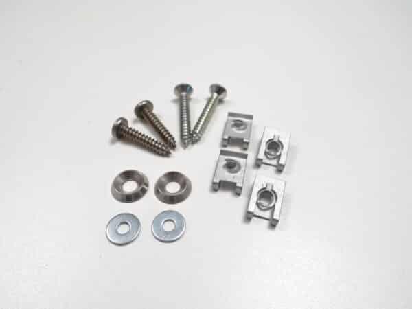 Kit di montaggio cornice griglia radiatore 70-78 FIAT 124 Spider